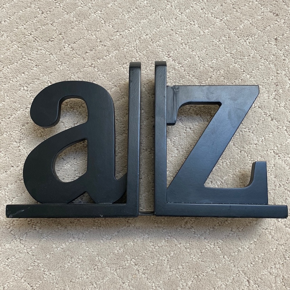 A and Z book ends black